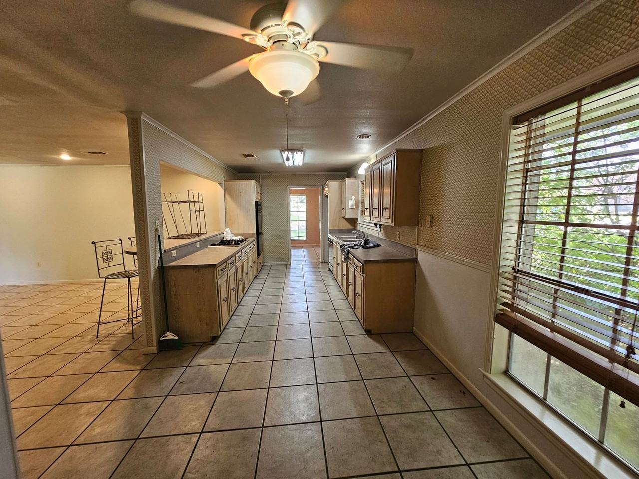 1514 Pecan Street - Photo 6 of 20