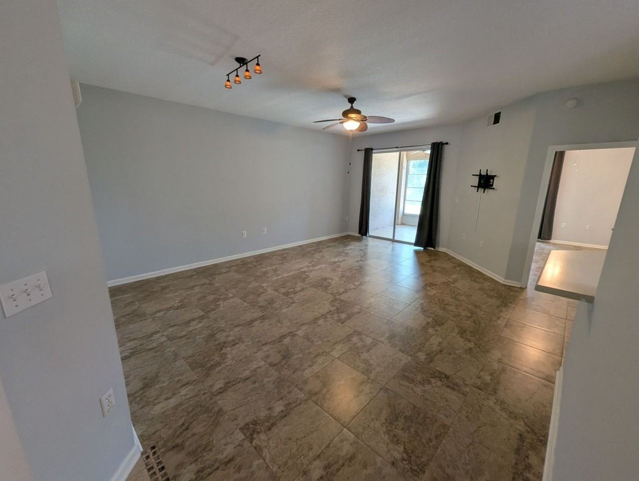 1804 Prestwick Pl - Photo 5 of 19