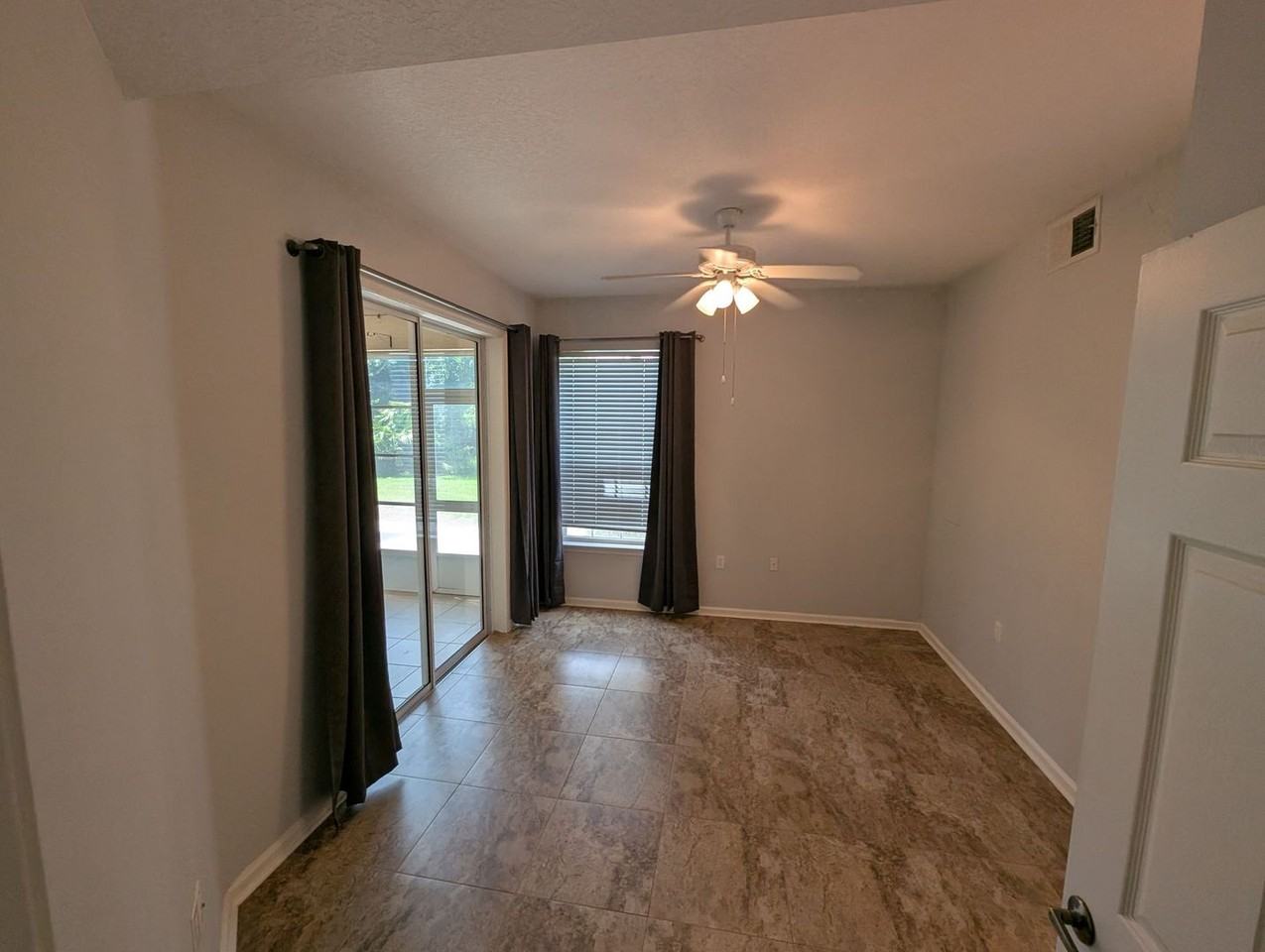 1804 Prestwick Pl - Photo 7 of 19