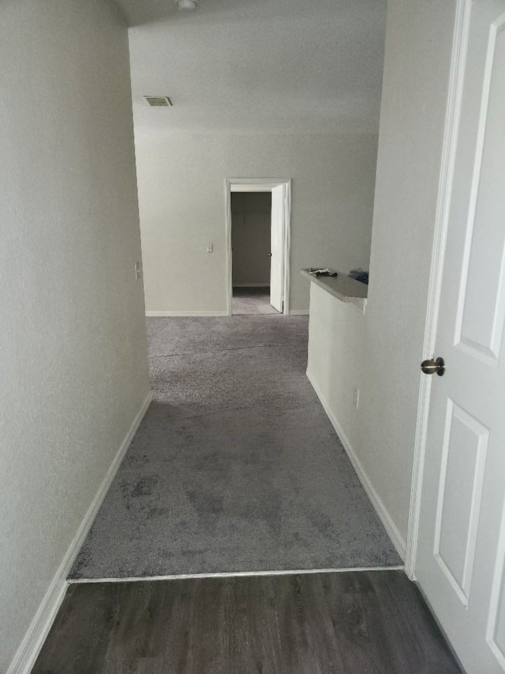 6008 Hemingway Cir - Photo 2 of 8