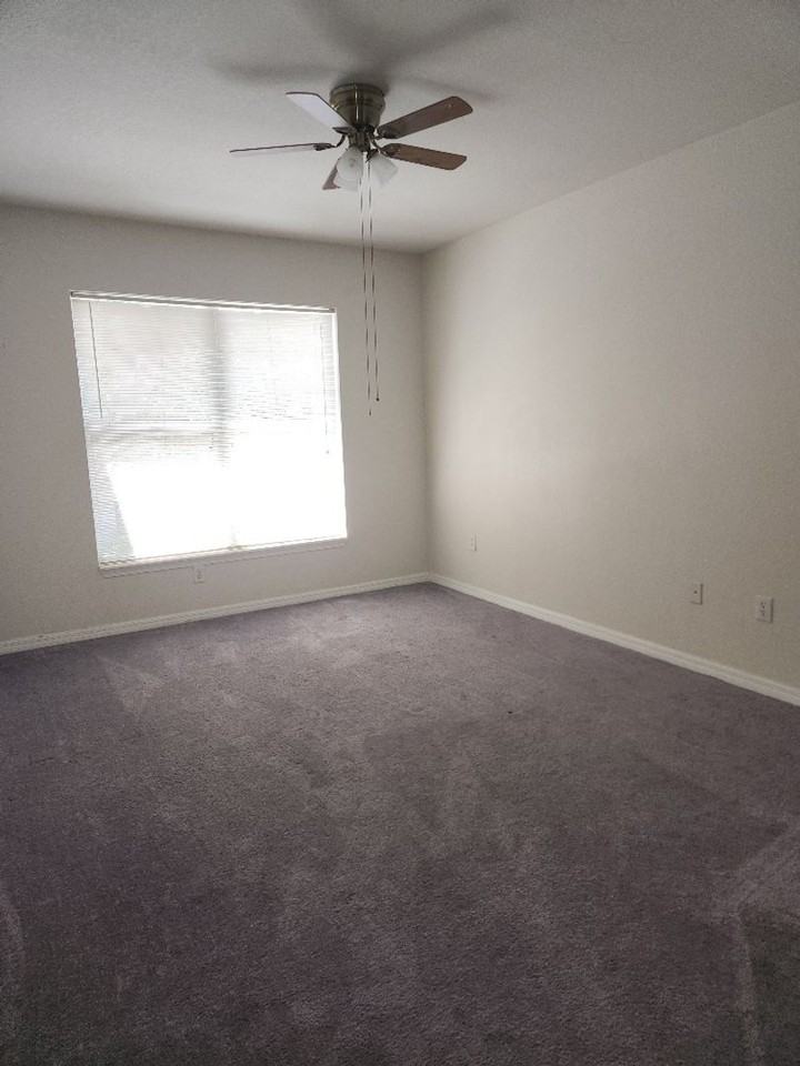 6008 Hemingway Cir - Photo 5 of 8