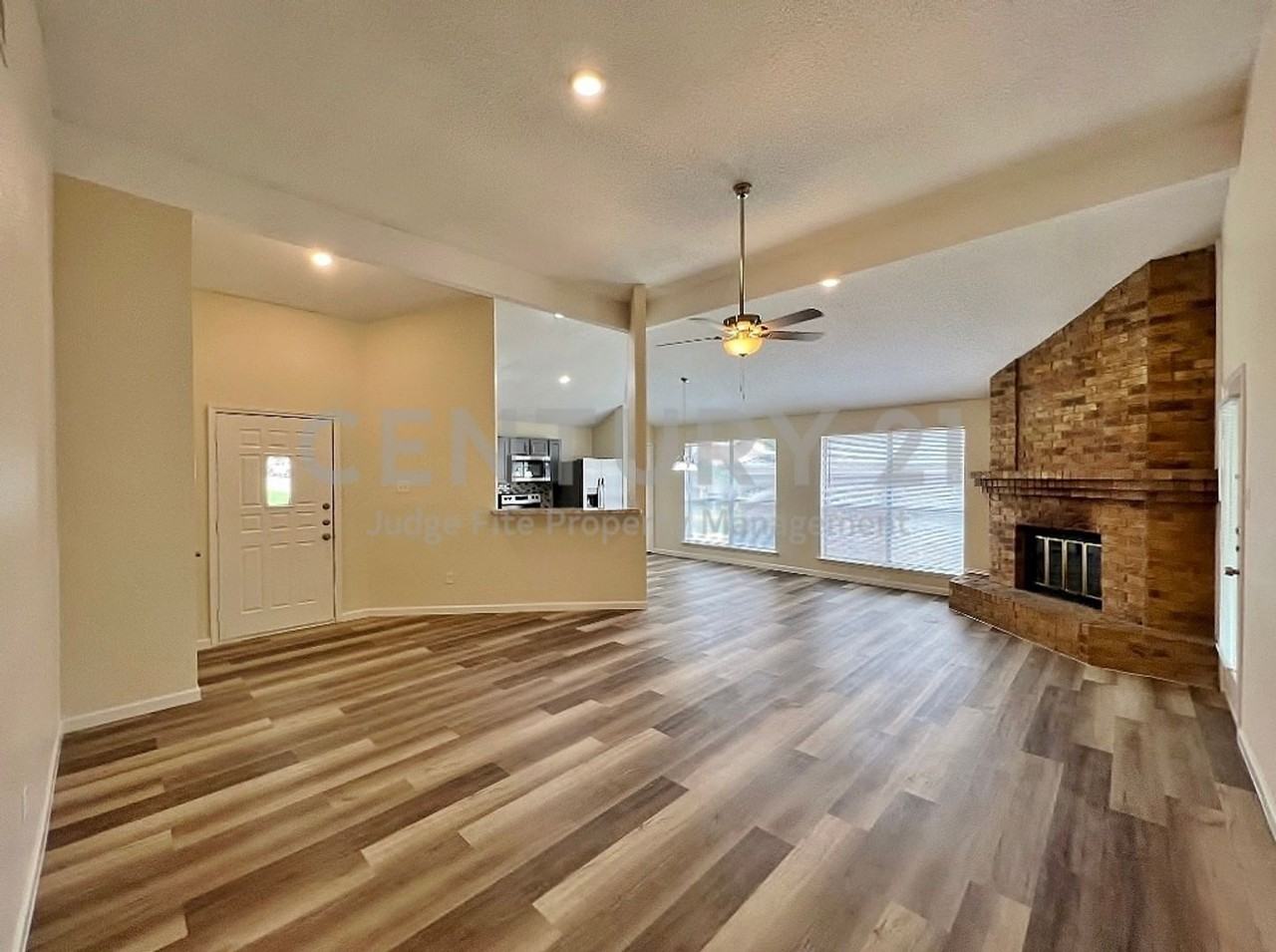 6401 Shasta Trl - Photo 2 of 11