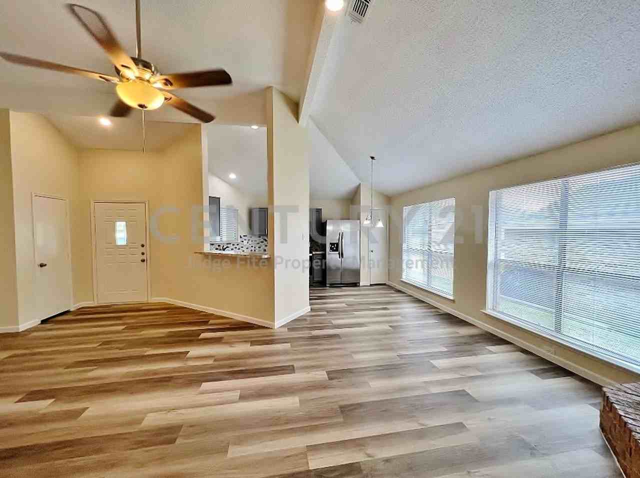 6401 Shasta Trl - Photo 3 of 11