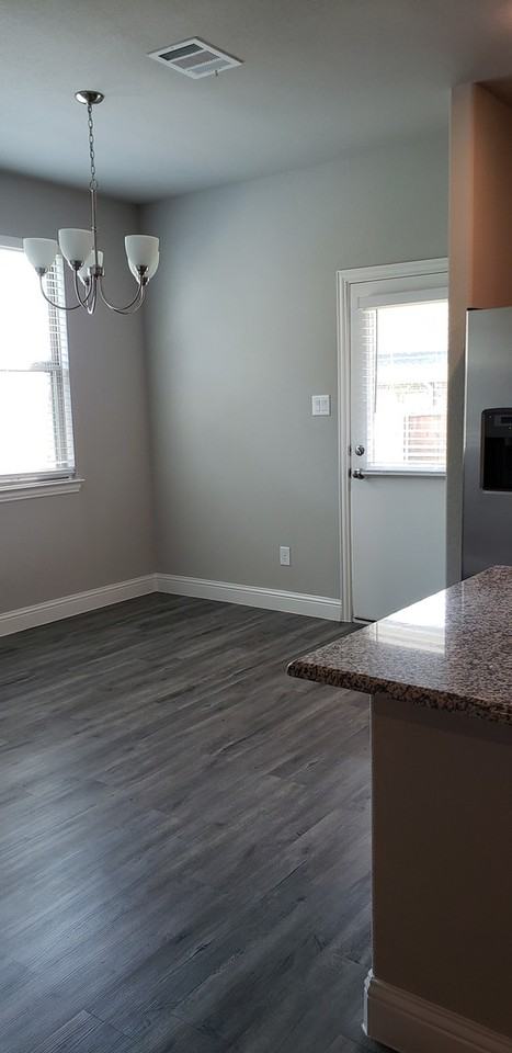 4927 Sanger Circle Dr - Photo 6 of 19