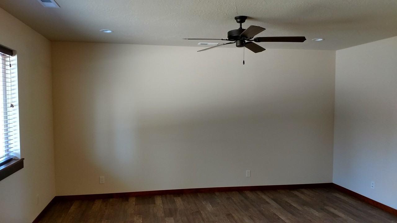 1608 N Catherine St - Photo 2 of 16