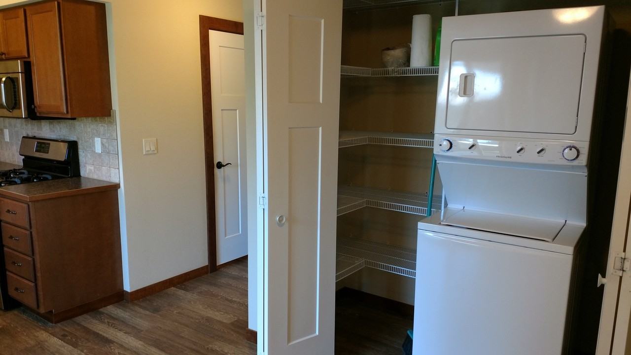 1608 N Catherine St - Photo 4 of 16