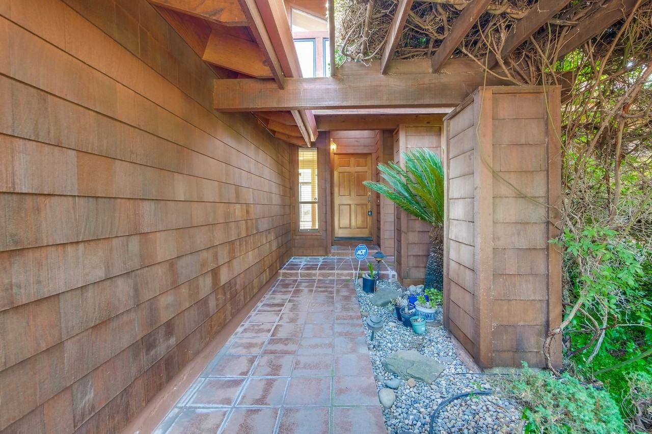 1154 Fairford Way - Photo 3 of 50