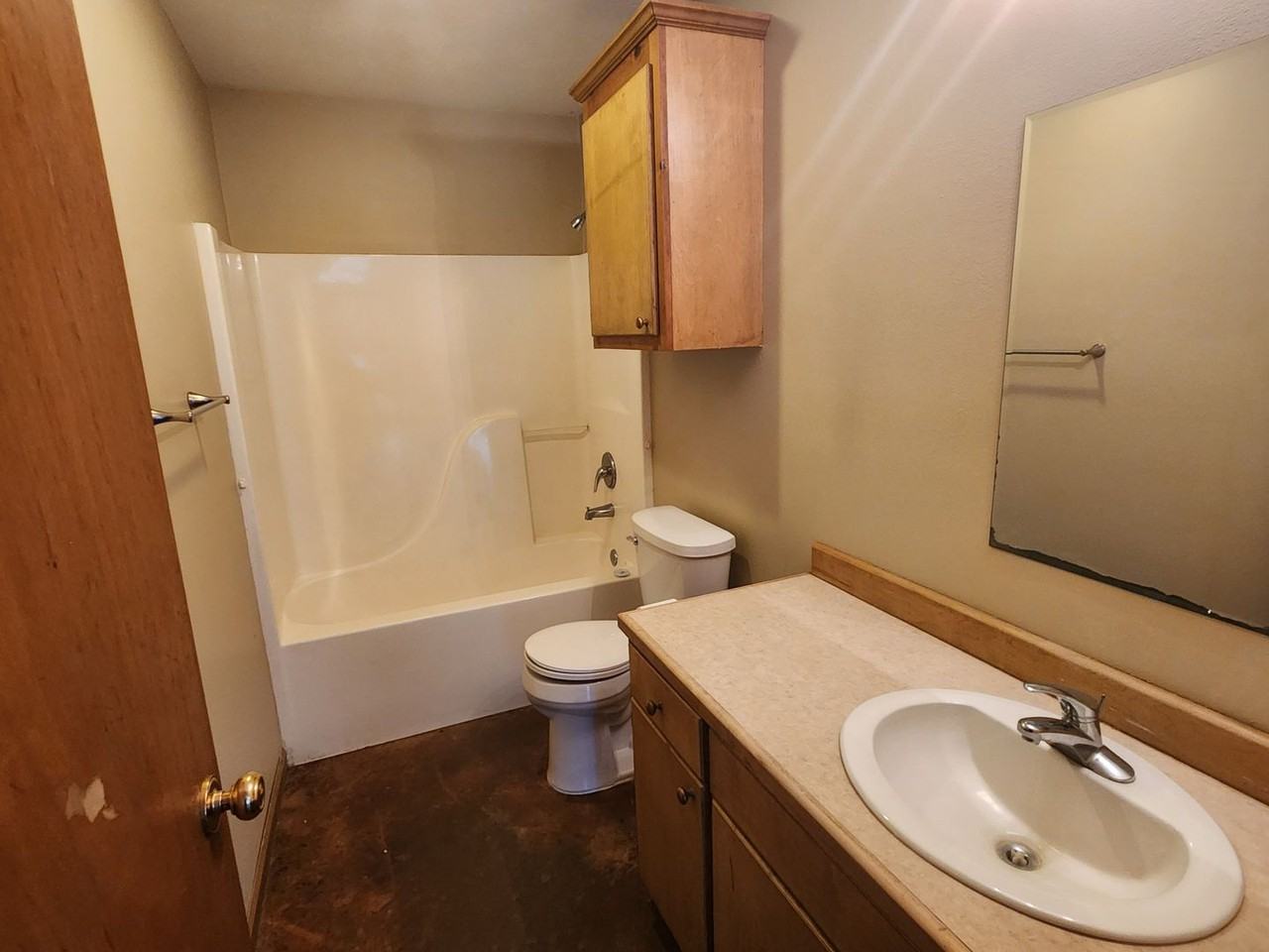1310B Jeannie St - Photo 3 of 10