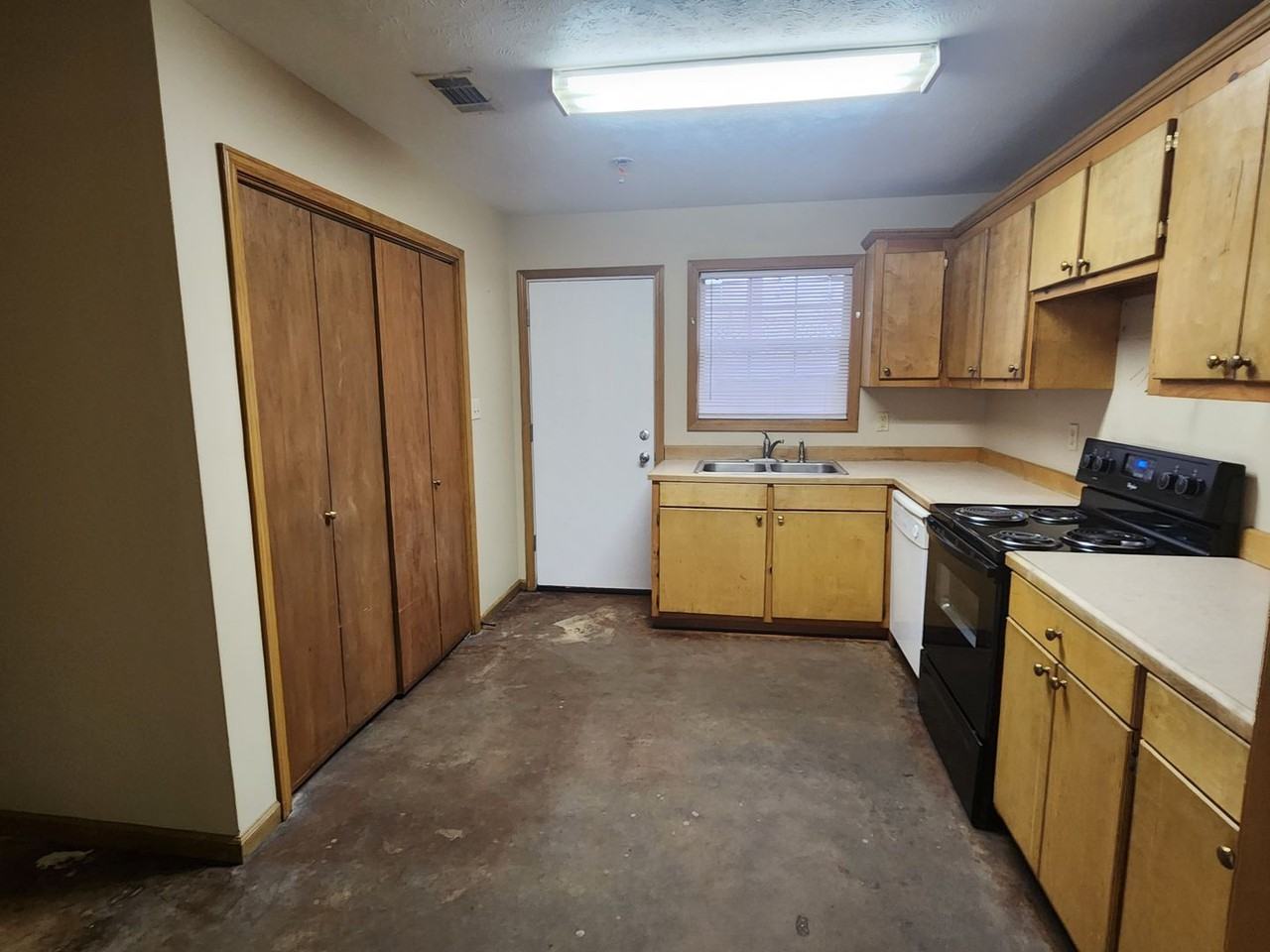 1310B Jeannie St - Photo 4 of 10