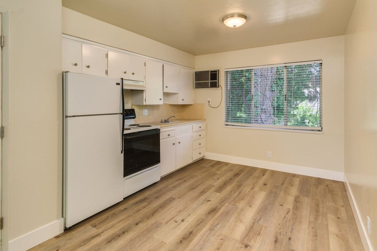 Mountain View Apartments - Photo 5 of 21