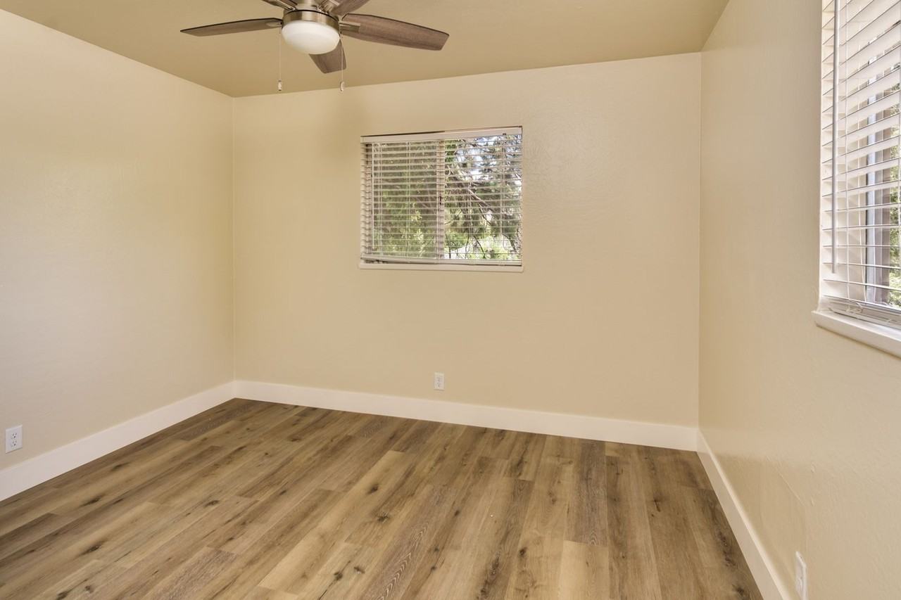 Mountain View Apartments - Photo 6 of 21