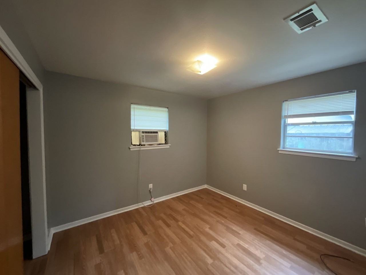 9418 Randall Ave - Photo 7 of 9