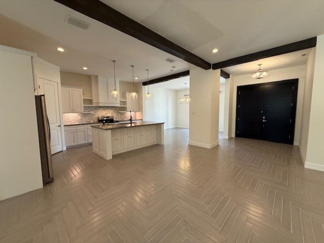 190 Lake Carnegie Ct - Photo 3 of 36