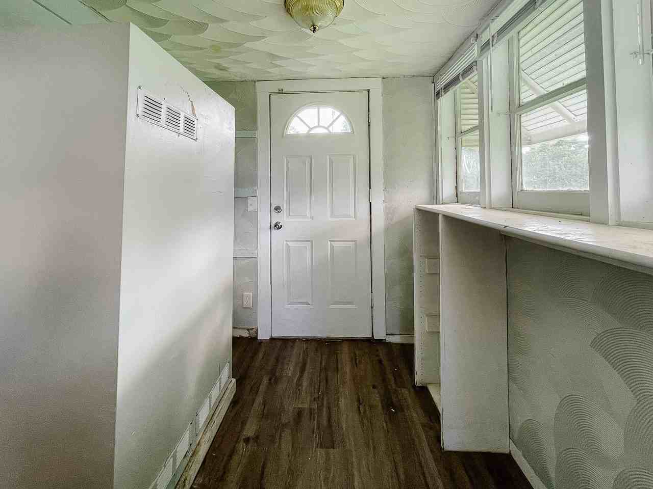 1605 E Butler St - Photo 7 of 26