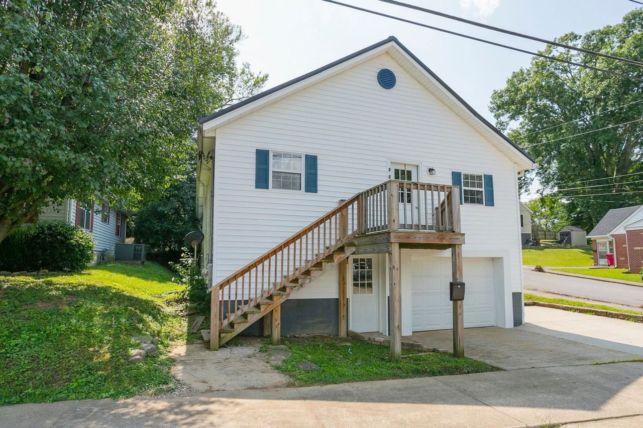 302 Jackson Ave - Photo 2 of 40