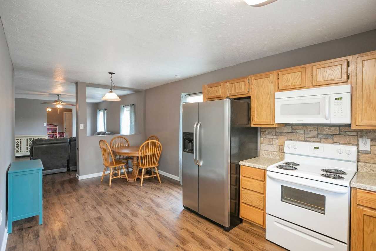 302 Jackson Ave - Photo 3 of 40