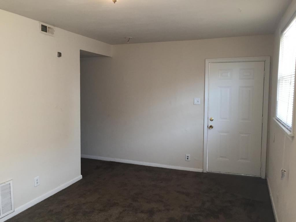 746 Lexington St - Photo 3 of 6