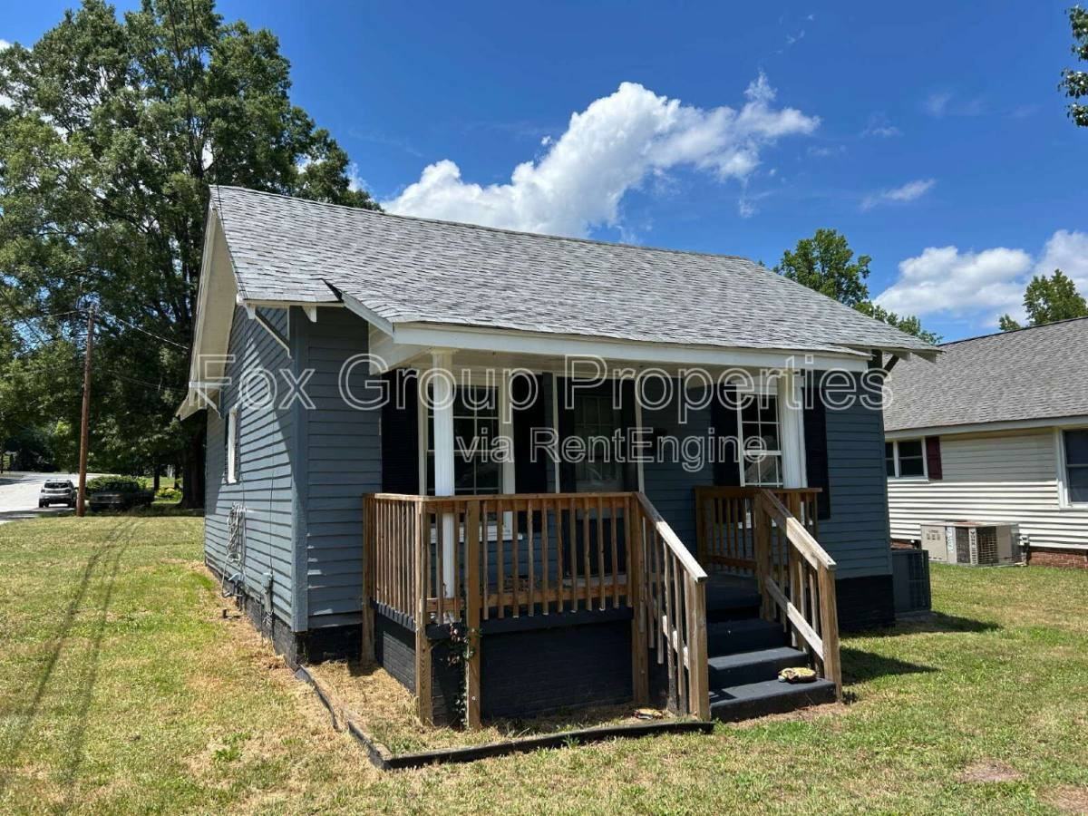 201 N Meriah St - Photo 3 of 10