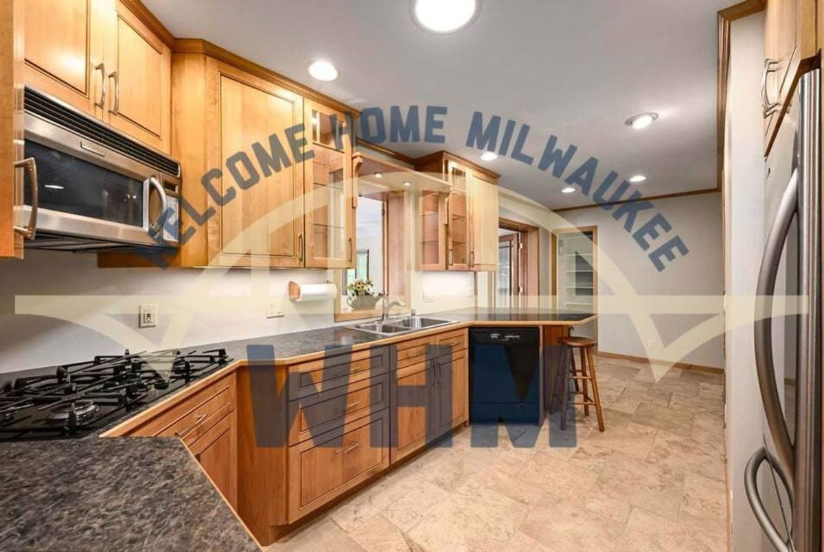 1160 Alfred St - Photo 2 of 10