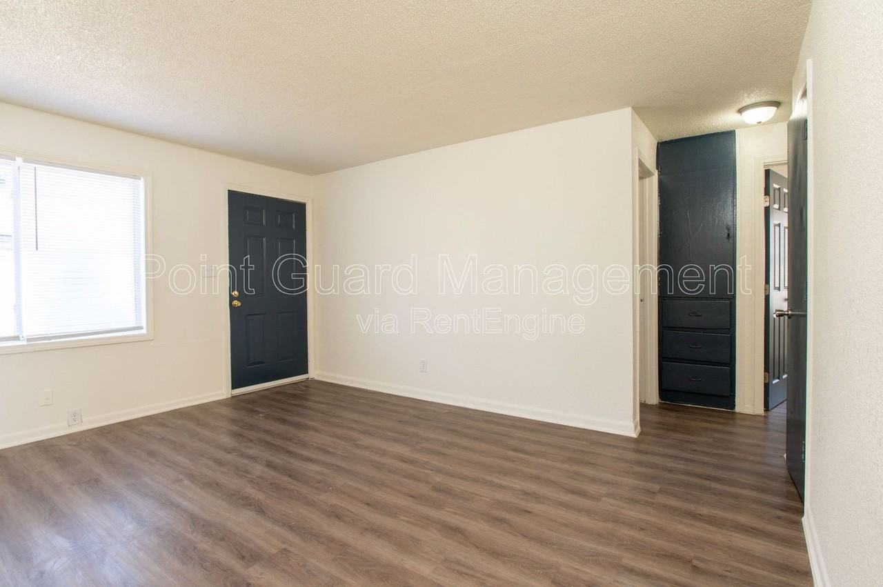 745 S Beverly Dr #745B - Photo 5 of 21