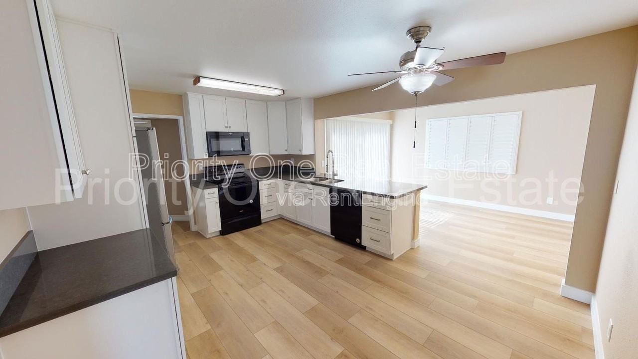 15374 Calle Juanito - Photo 3 of 27
