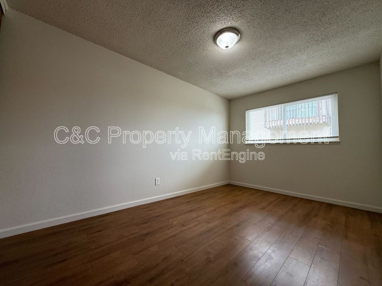 803 Hawthorne St #7 - Photo 5 of 11