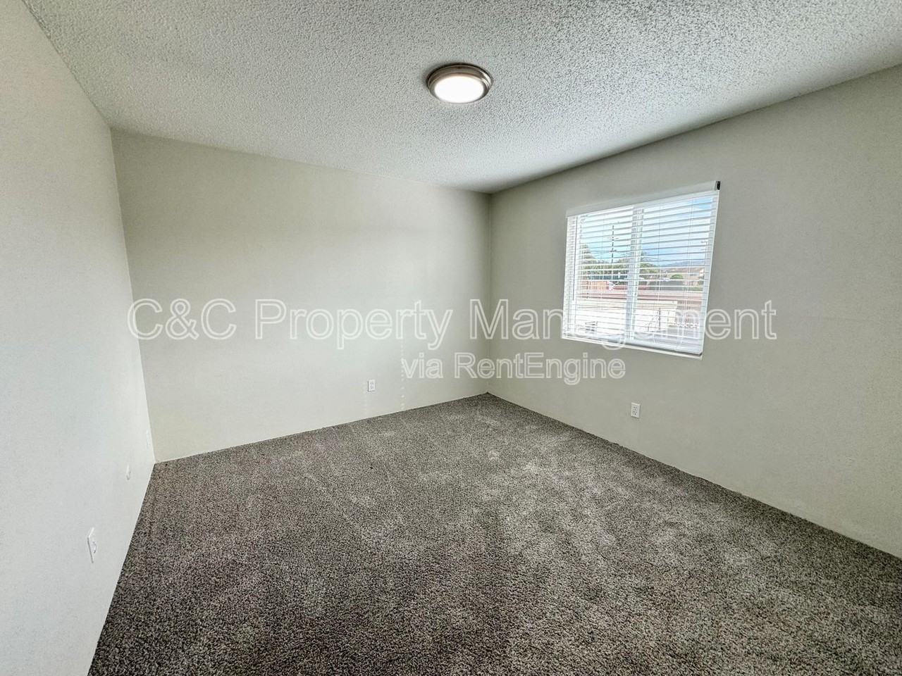 1280 Hilby Ave #26 - Photo 7 of 8