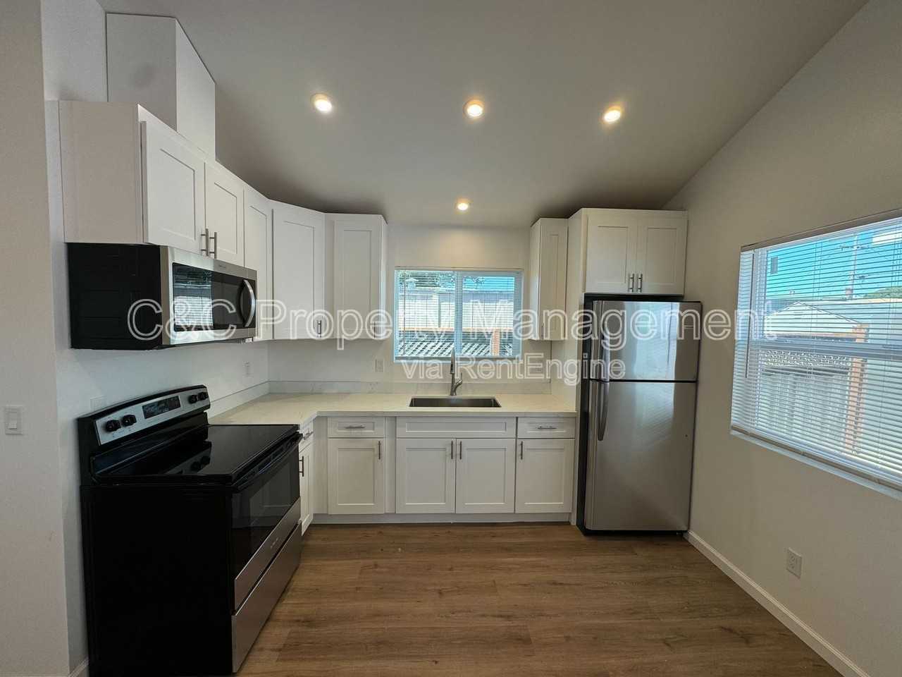 1082 Wanda Ave #F - Photo 3 of 7