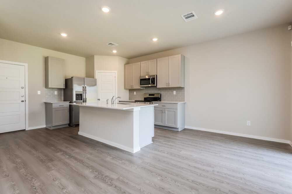 540 Dalloway St - Photo 7 of 17