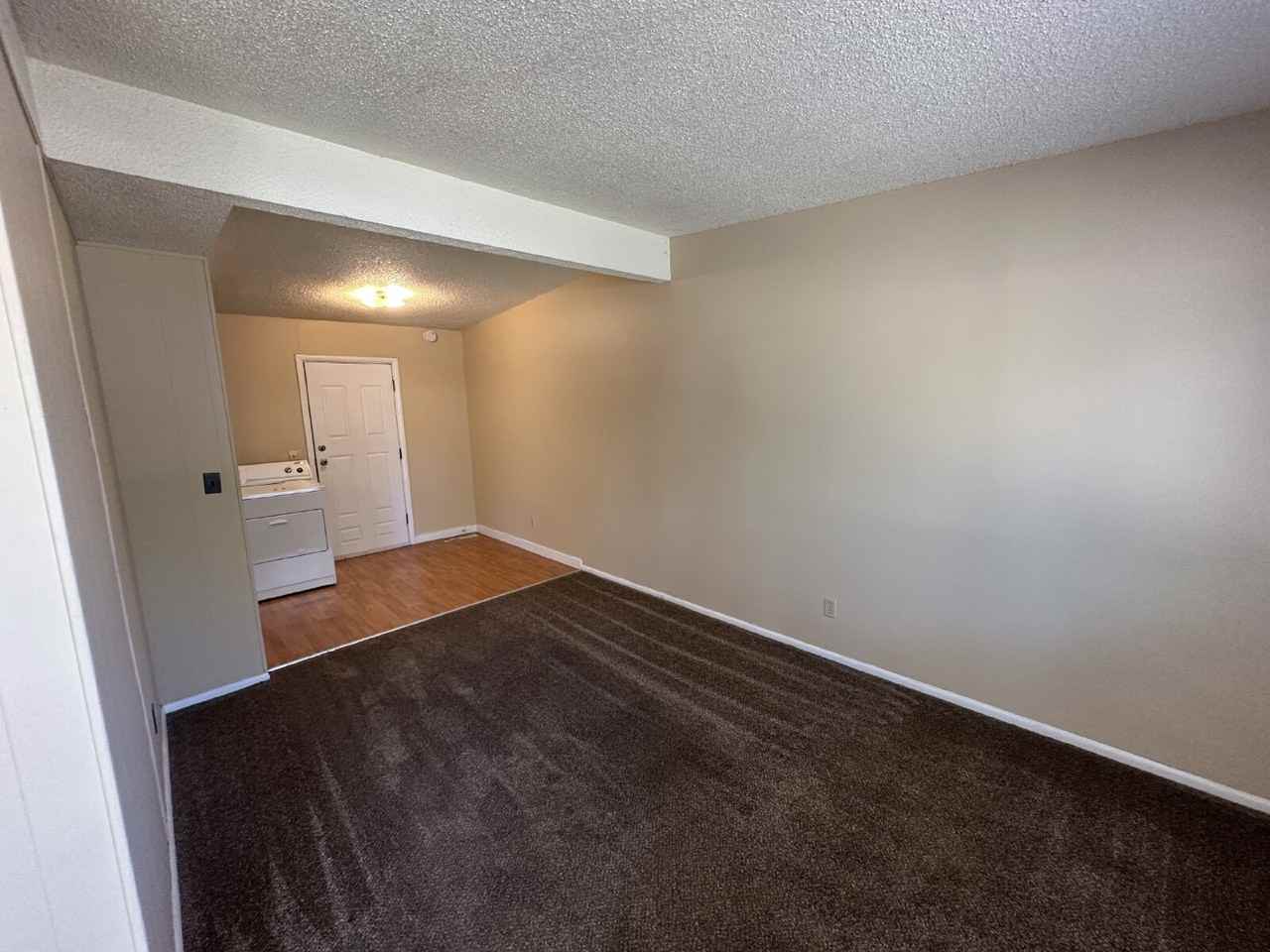 3421 W Good St - Photo 5 of 11