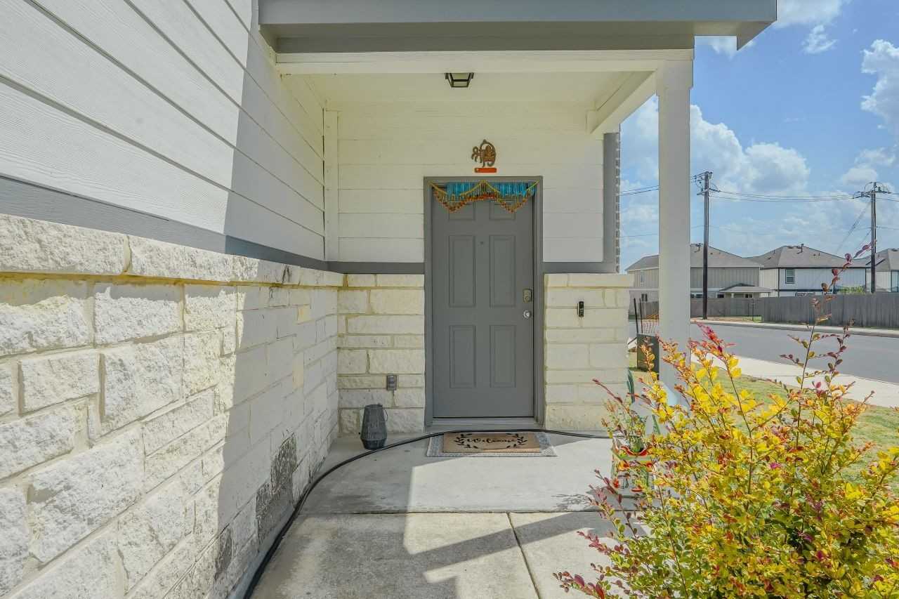 11918 Boots On - Photo 3 of 28