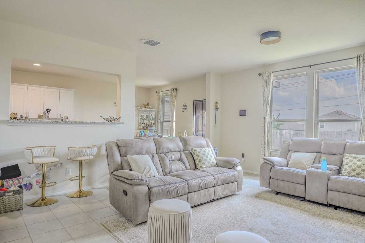 11918 Boots On - Photo 6 of 28