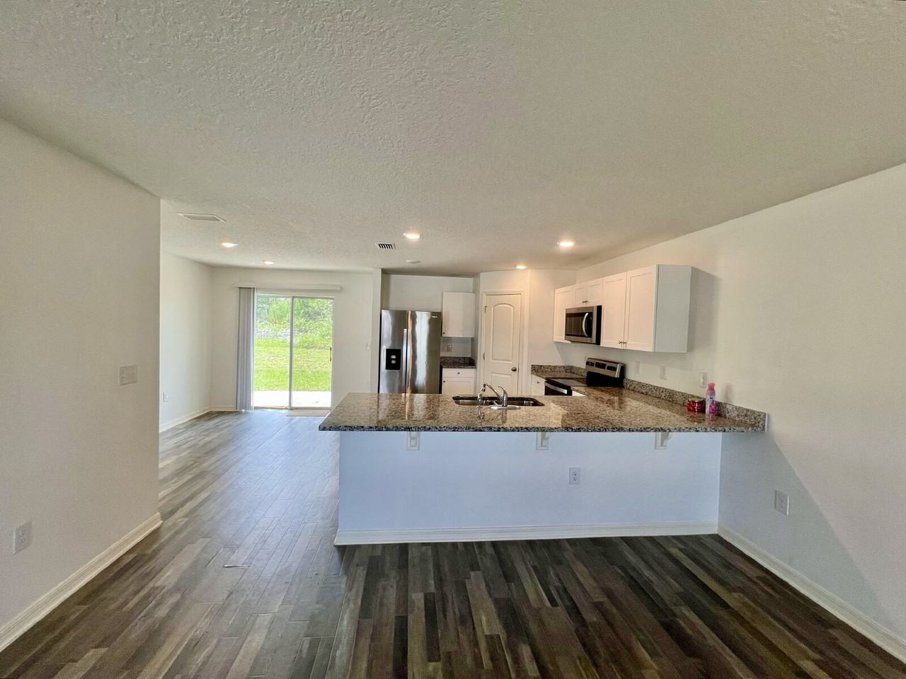 166 Maple Dr - Photo 3 of 25