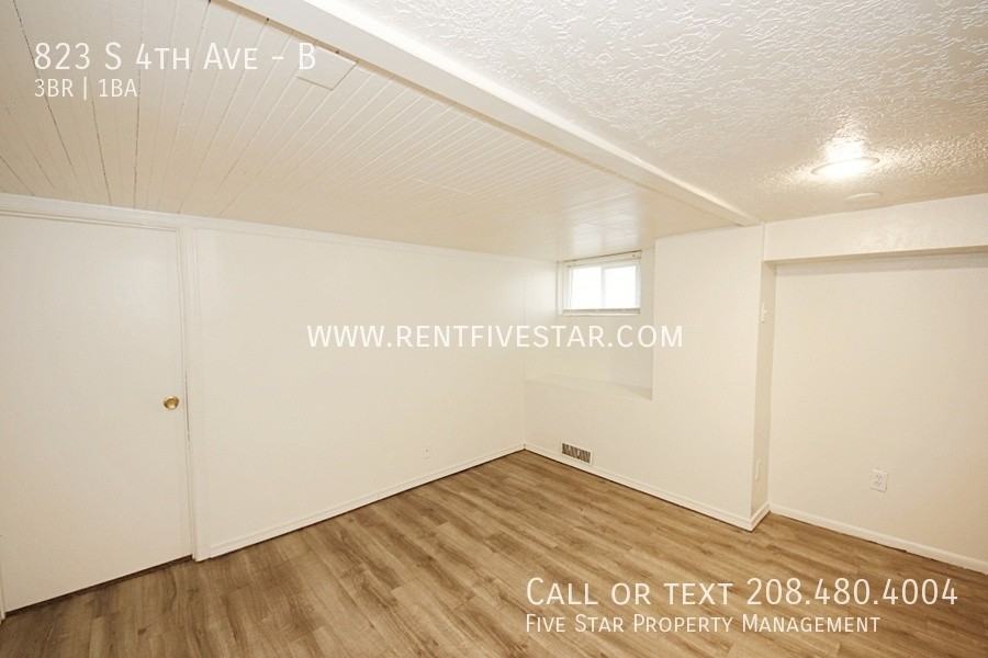 823 S 4th Ave #B - Photo 3 of 10