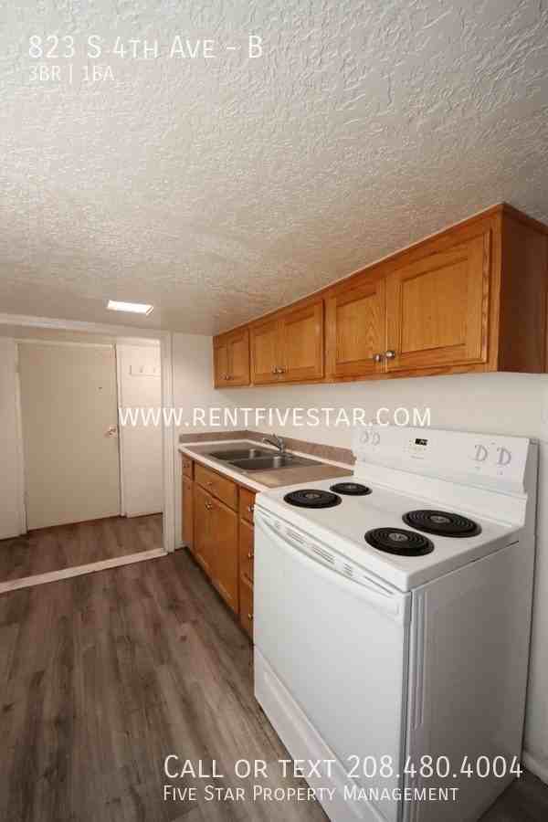 823 S 4th Ave #B - Photo 5 of 10