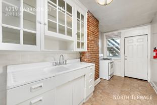 4219 Harrison St #2N - Photo 1 of 1