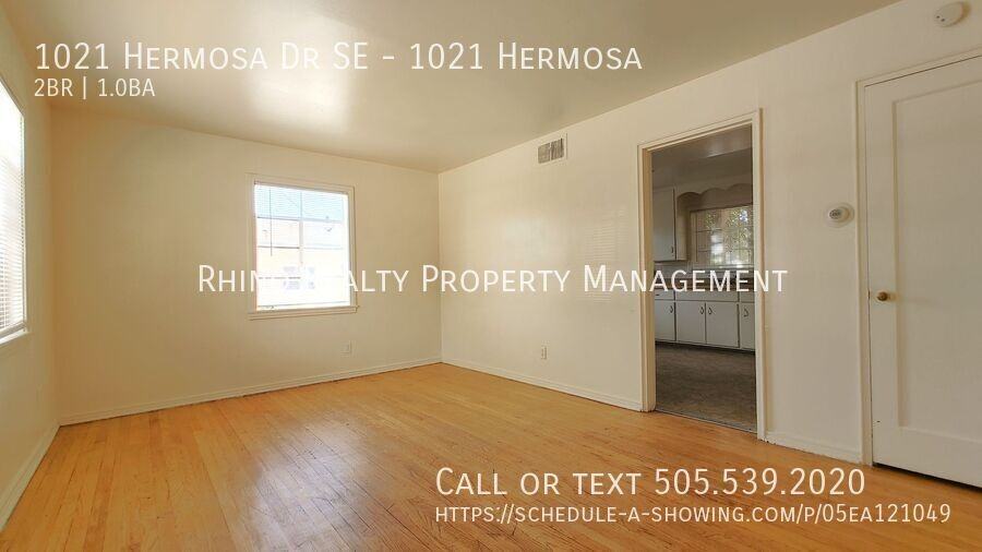1021 Hermosa Dr Se - Photo 2 of 11