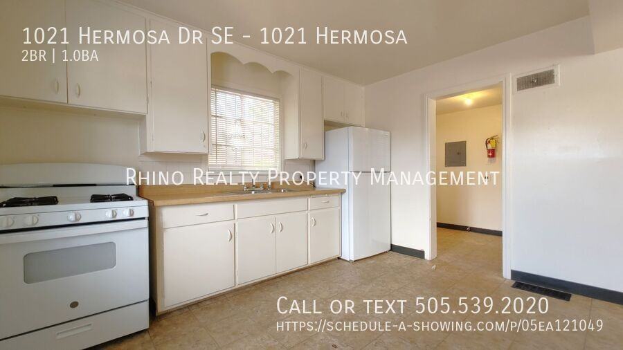 1021 Hermosa Dr Se - Photo 3 of 11