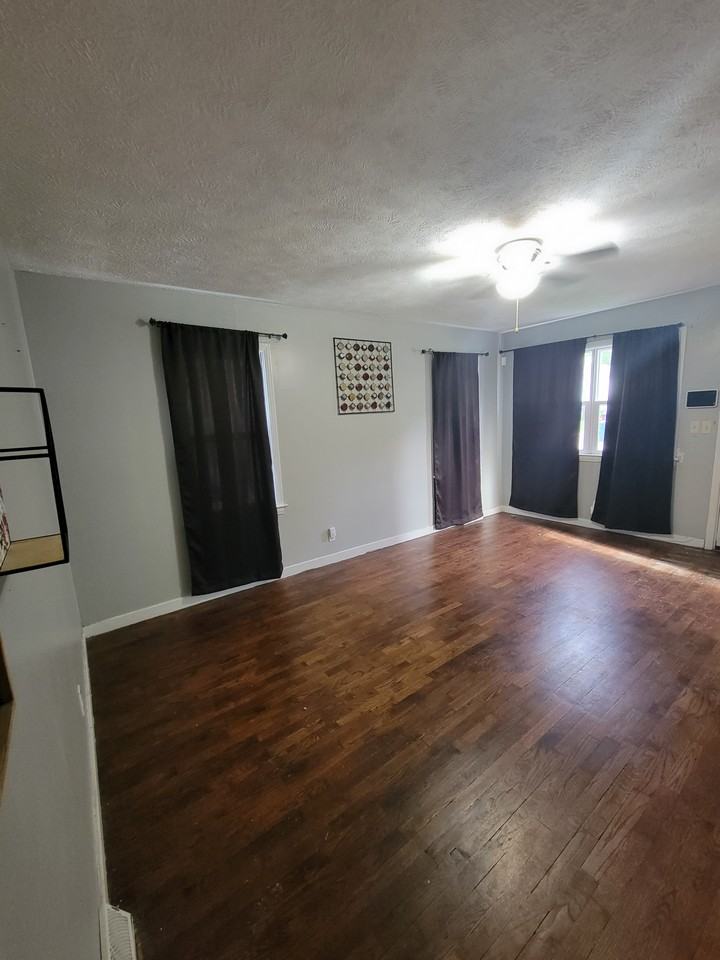 1034 Greenwood Ave #NA - Photo 3 of 20