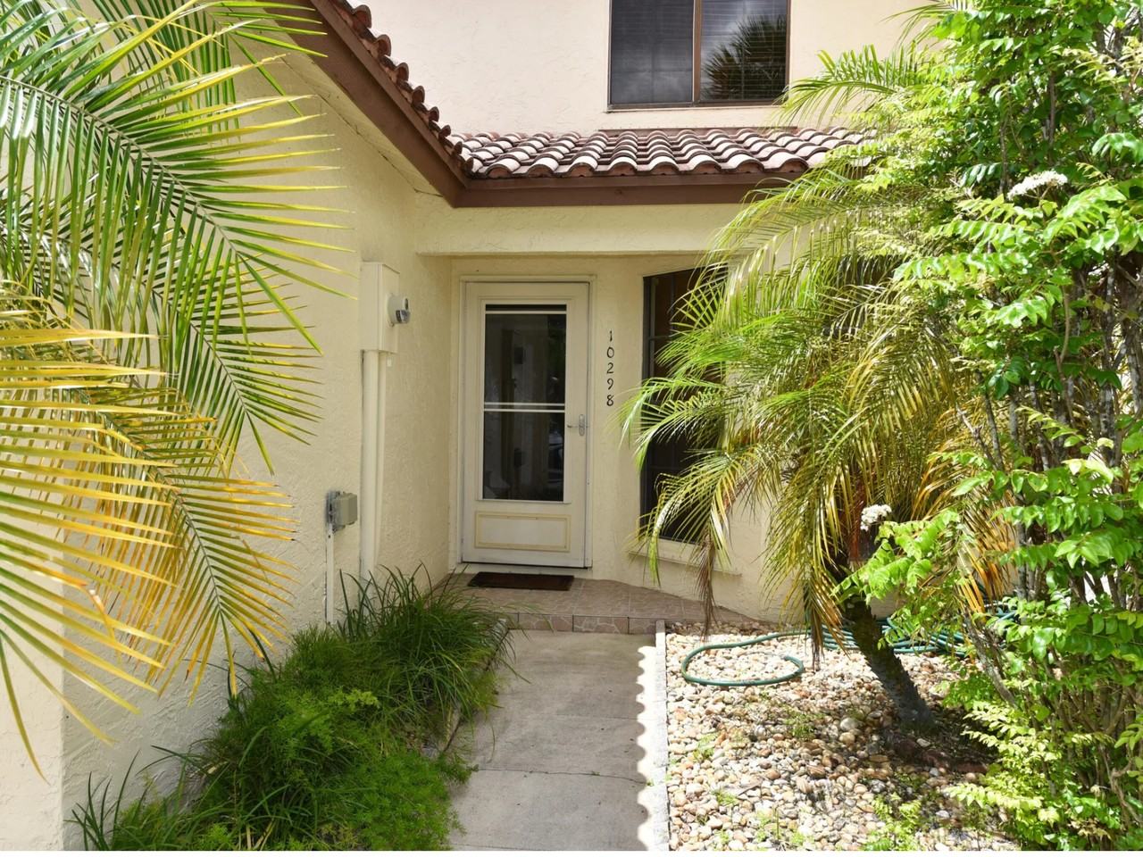 10298 Hidden Springs Ct #NA - Photo 2 of 7