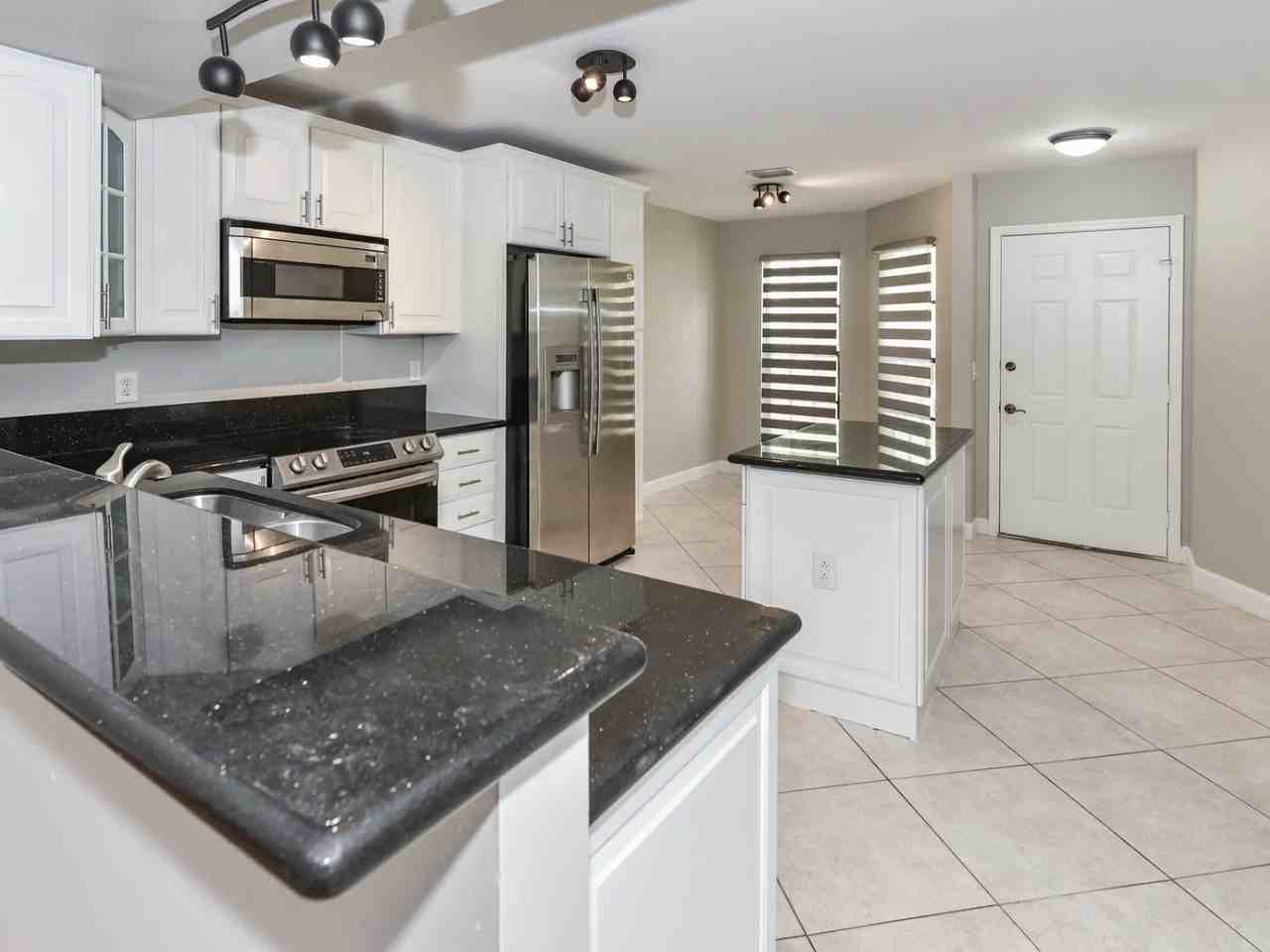 10298 Hidden Springs Ct #NA - Photo 3 of 7