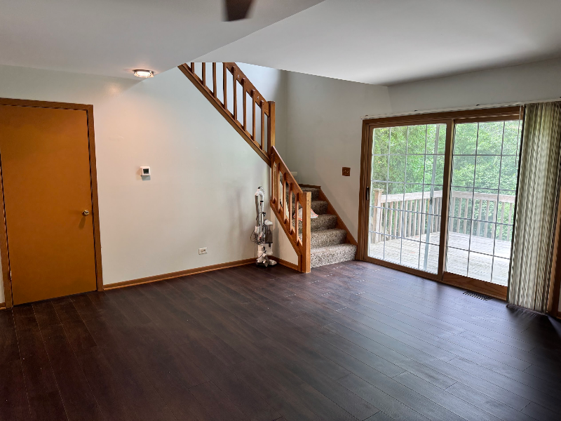 1407 Oakleaf Ln - Photo 3 of 32