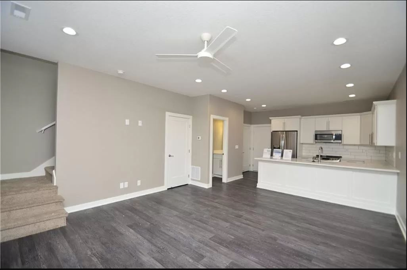 660 Se Greyson Ln - Photo 2 of 15