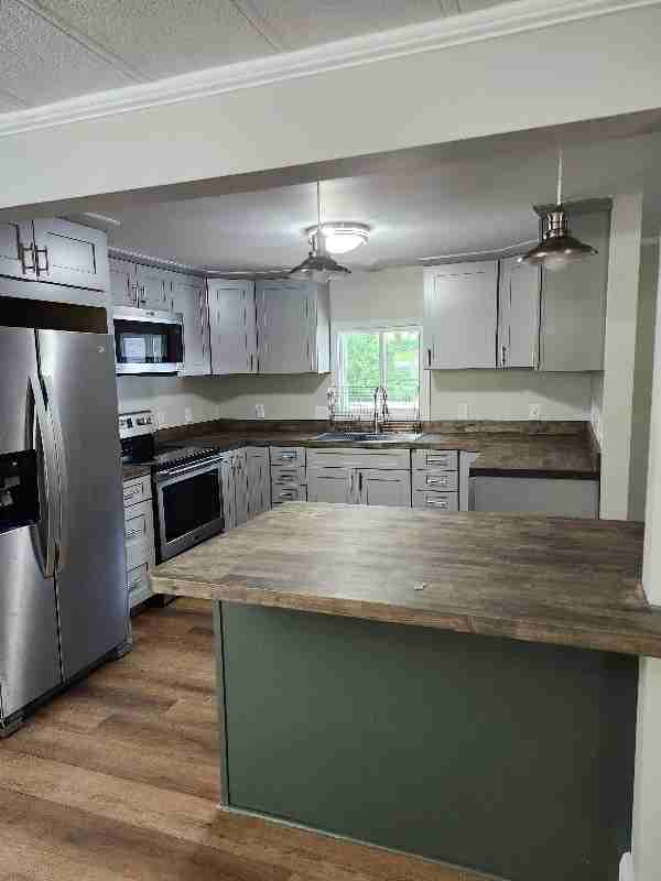 401 Mckenzie Dr - Photo 2 of 21