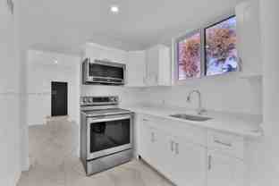 3025 Nw 8th Ave - Photo 1 of 1