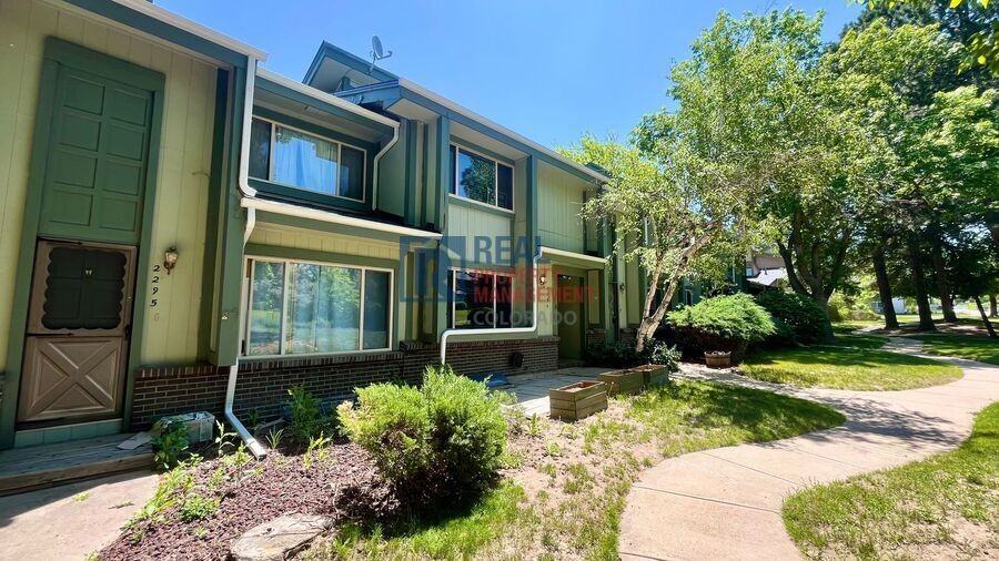 2289 S Oswego Way - Photo 2 of 17