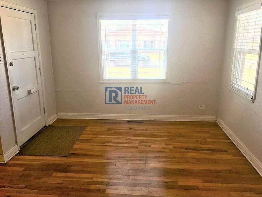 140 Oneida St - Photo 2 of 11