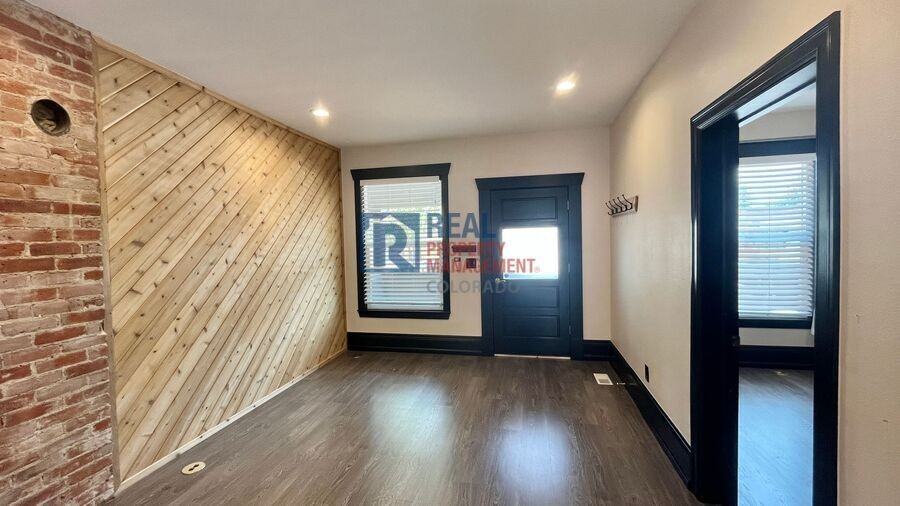 567 Cherokee St - Photo 3 of 18