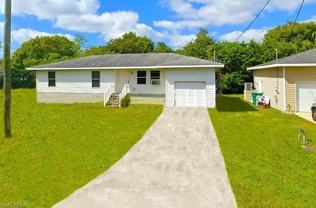 2715 Lee St - Photo 1 of 1