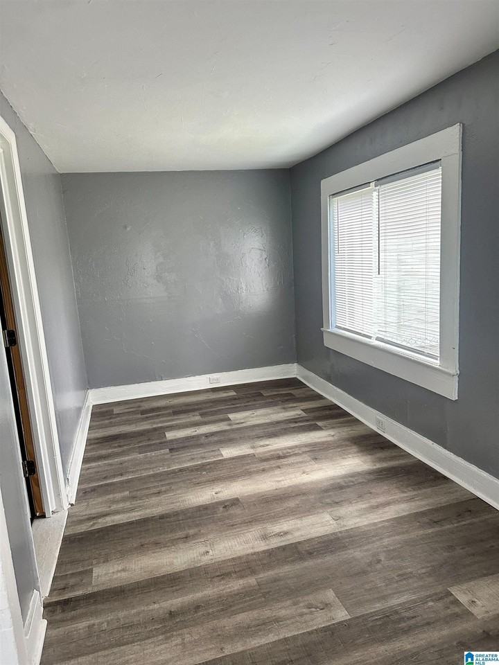 1337 Alabama Ave Sw #C - Photo 7 of 10